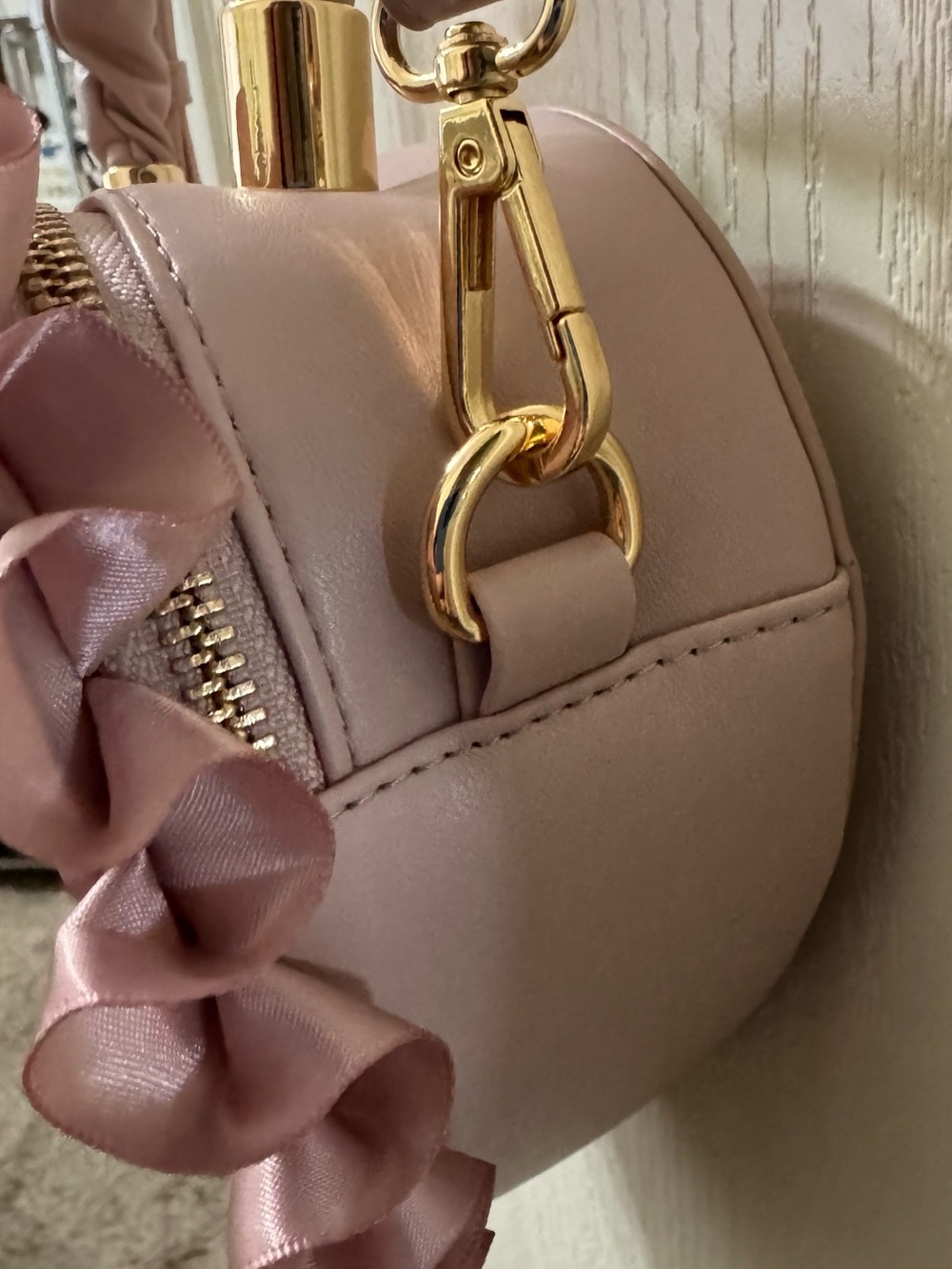 Rare Aldo mauve shaped heart coquette ruffle trim rose purse crossbody bag - Ltd - Picture 6 of 12